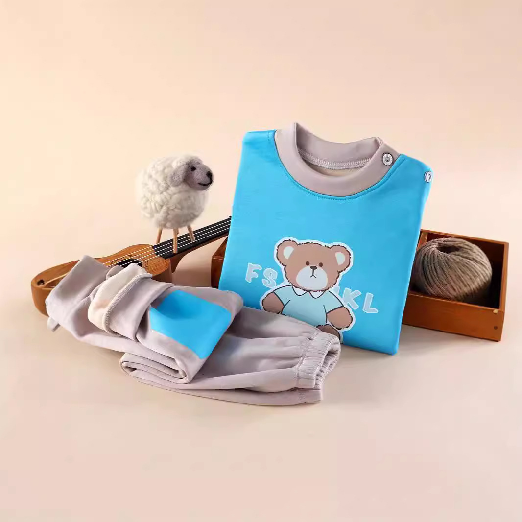 Keep warm fashionable set with a round collar