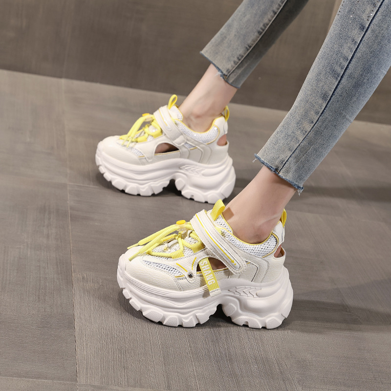 Giày sneaker nữ đế dày chunky thoáng khí mặt lưới đục lỗ độn cao bên trong — Màu trắng