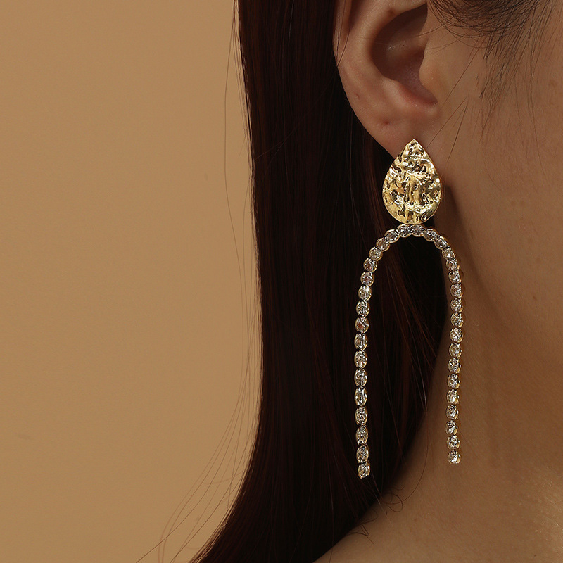 Long fashionable retro elegant universal earrings drop-shaped with…