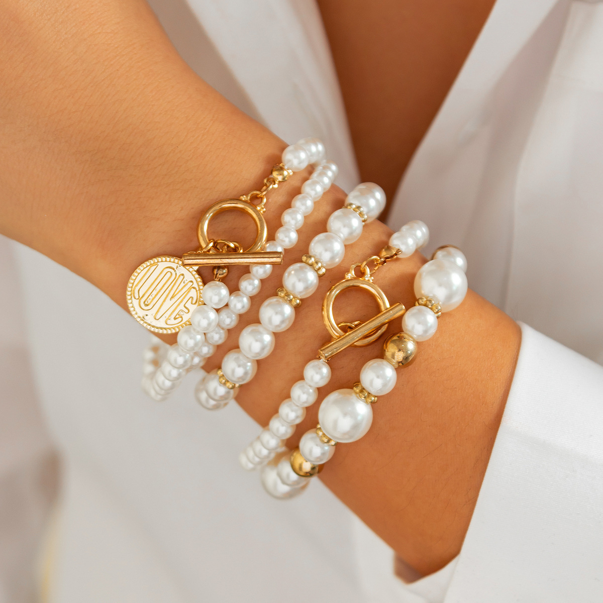 Bracelet superposé minimaliste léger et hypoallergénique_voghion.com