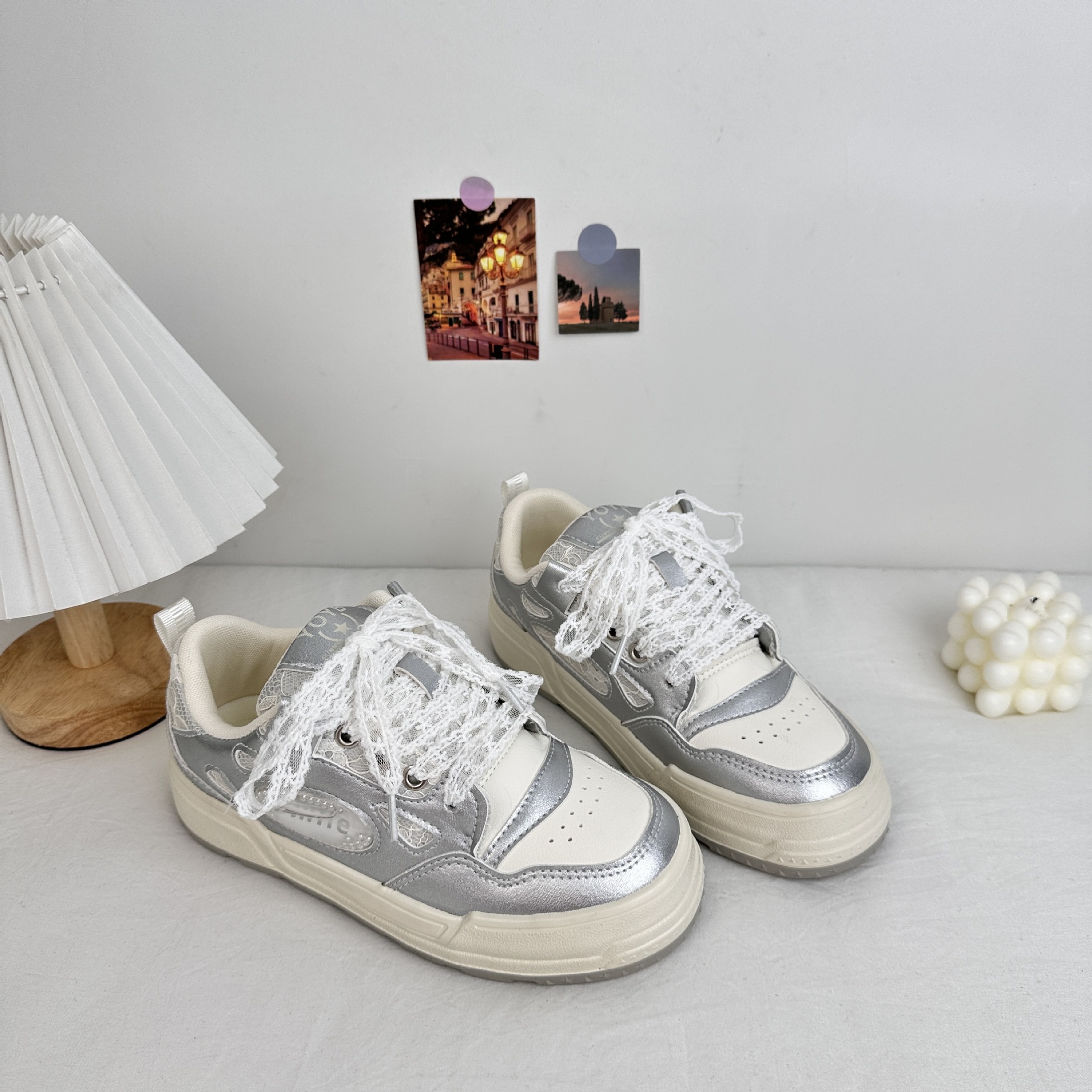 Zapatos blancos de suela gruesa de onda lejana para mujer 2025 primavera nuevos estudiantes casuales todo-fósforo zapatos de lona coreanos para mujer image 5