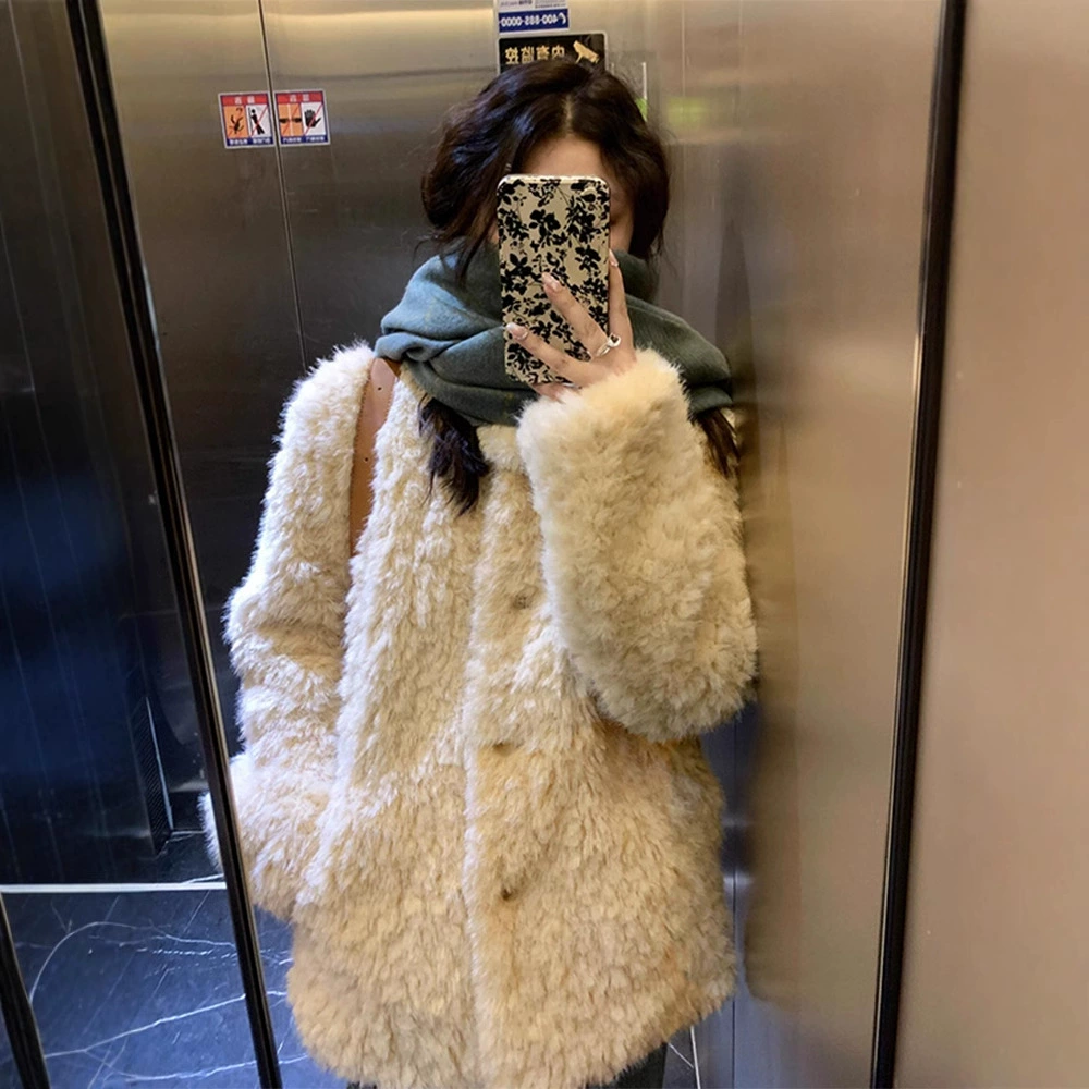 Мех ягненка меховое пальто все в одном женское осень-зима 2025 новый свободный модный лацканный темперамент плюшевое теплое пальто