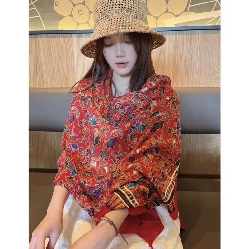 云南青海旅游丝巾夏季高级感女式中长外披复古民族风防晒盘扣披肩|undefined