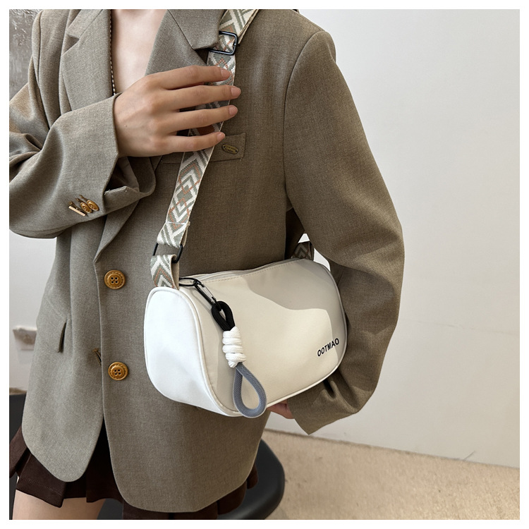 Canvas bag for women 2024 new autumn and winter versatile dumpling bag, casual and sporty wide-shoulder crossbody bag for women undefined