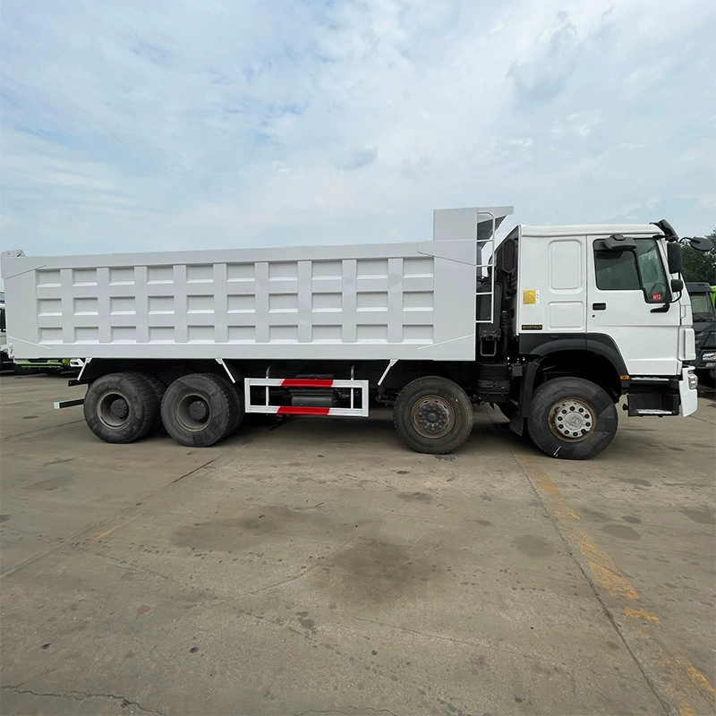 Экспорт самосвалов HOWO с полным и восьмиколесным приводом, двухосных самосвалов, праворульных горнодобывающих машин.