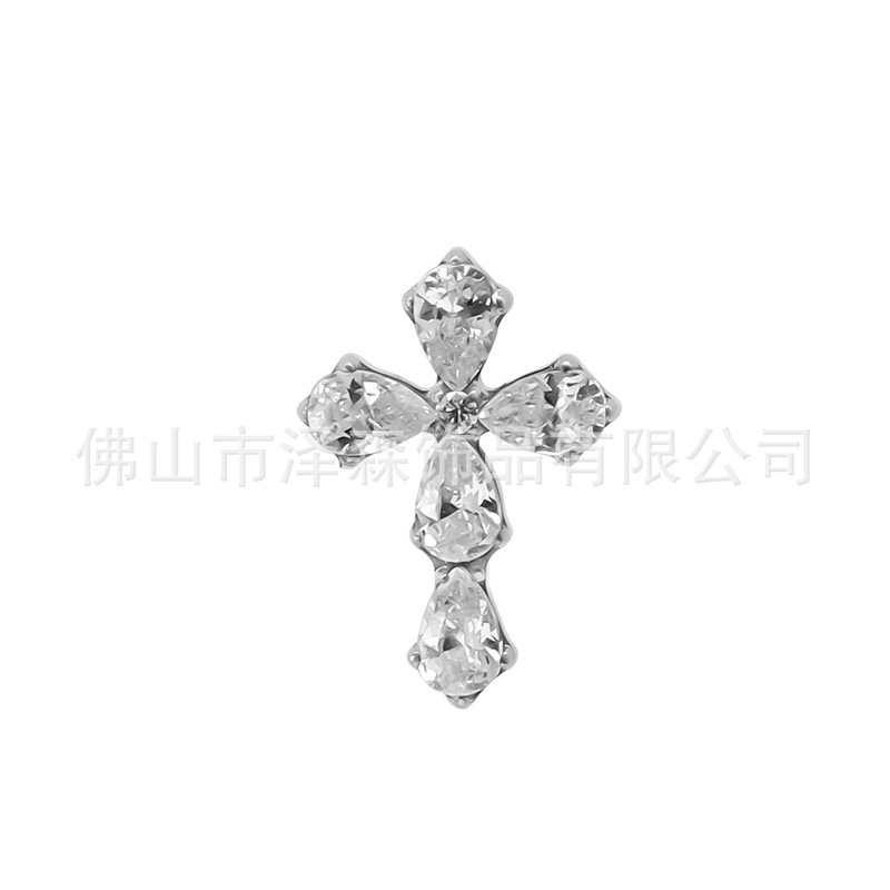 Pointed labret stud close-up product detail