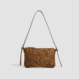 2025跨境新款包包韩国小众单肩包包女气质斜挎包小方包简约风女包