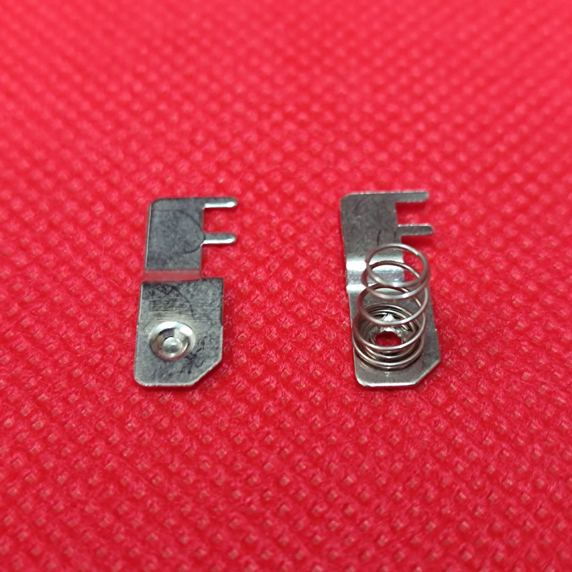 12V23A电池弹簧片左负右正电池五金连接片左正右负弹簧片正负极弹