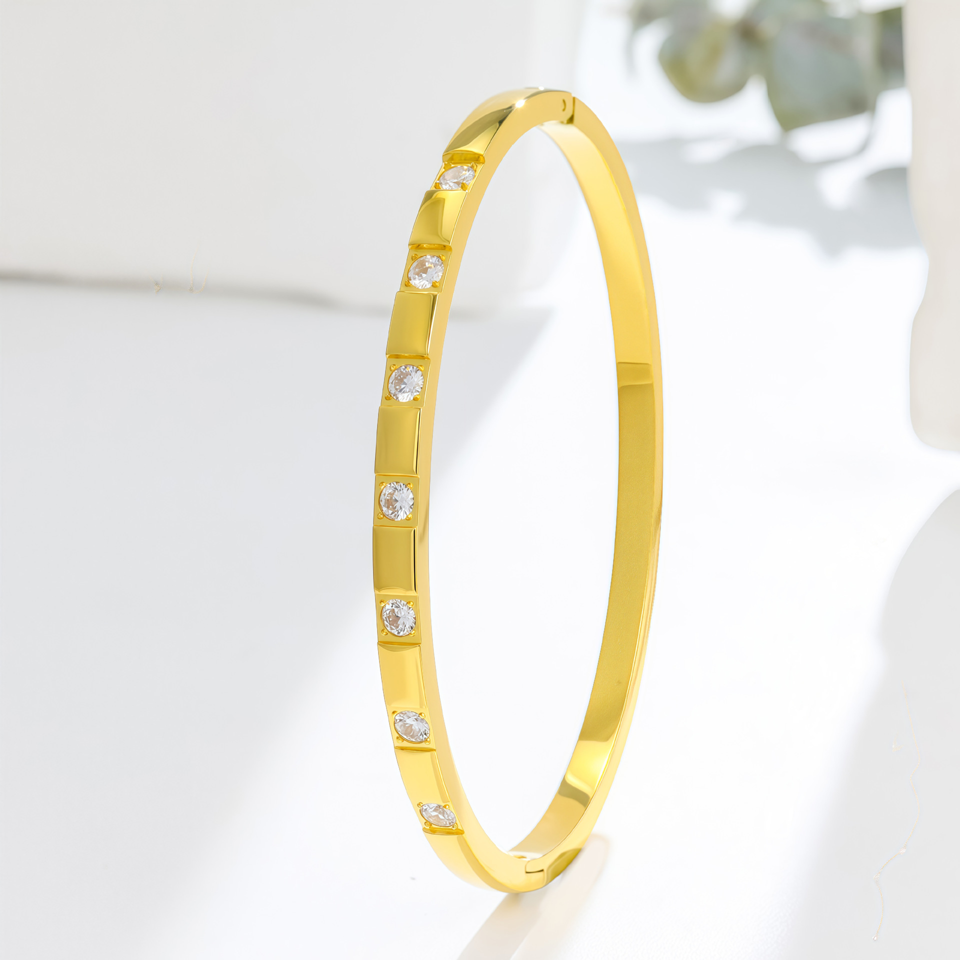 Elegant Zircon Gold Titanium Bangle, Stainless Steel Accessory_voghion.com