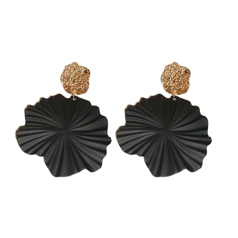 Aguja de plata exagerada flor en espiral negra pendiente pendiente de diseño de moda personalizado pendiente retro de sentido avanzado mujer