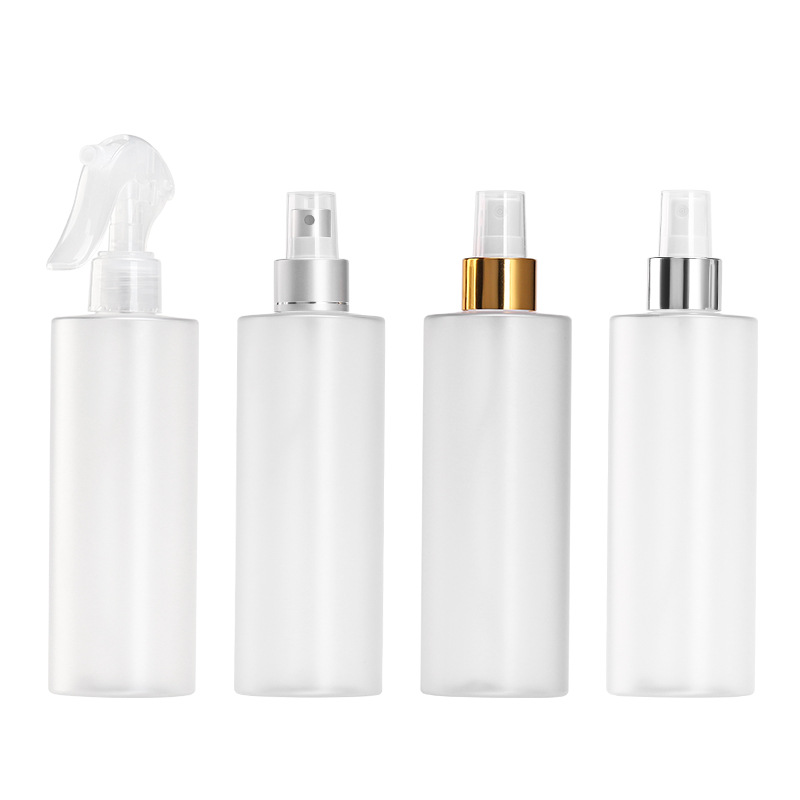 En stock botella de lavado de gran capacidad 300ml botella de aerosol de hombro plano transparente esmerilado botella de pistola de pulverización de agua cosmética botella de aerosol de plata