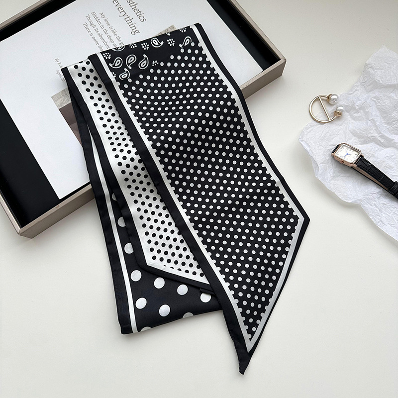 Anacardo de lunares blanco y negro