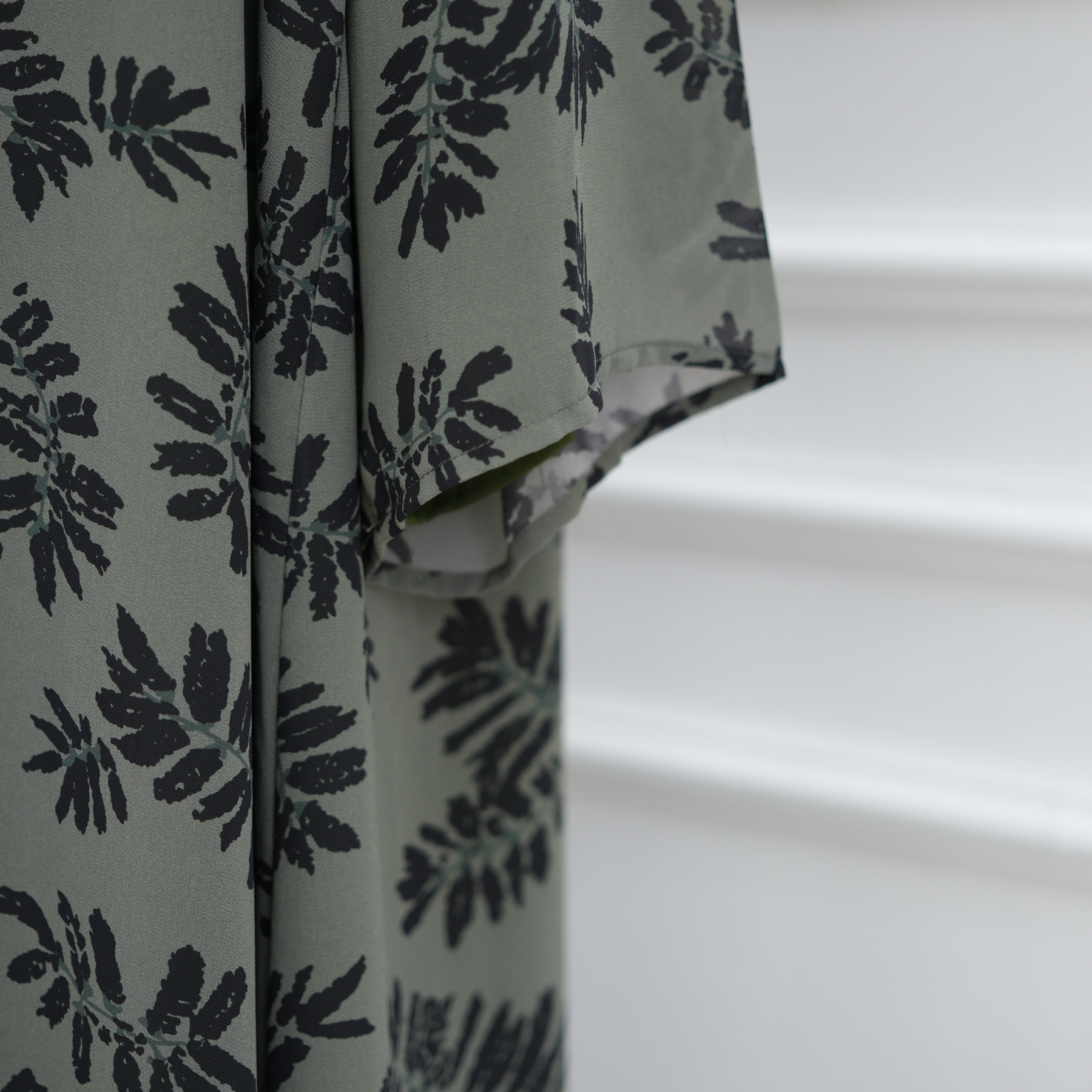 2025Loriya Dubai European And American Pure American Printed Double Layer Design Chiffon Cardigan LR1067_ecoleips.com