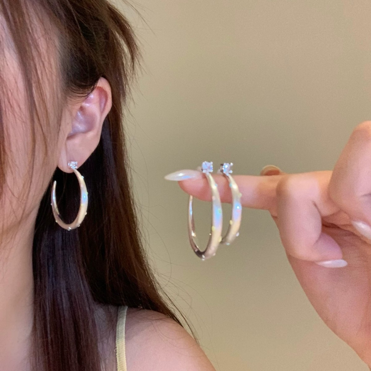 Colorful Brushed Polka Dot Zircon Hoop Earrings for Women, Niche Design, High-End Elegant Earrings, Light Luxury, Unique and Beautiful Ear Accessories