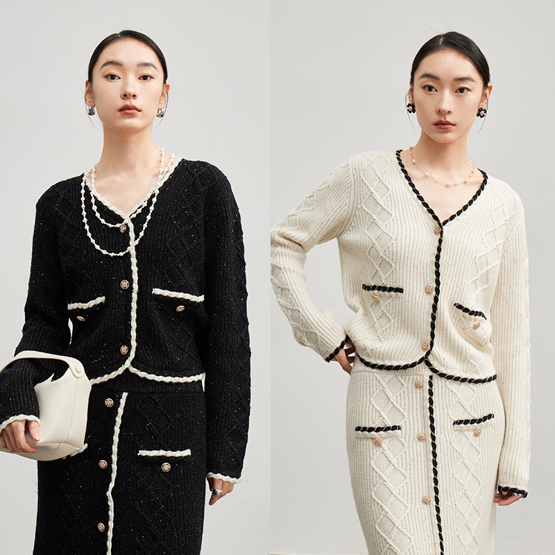 Temperament Socialite Tweed Xiaoxiang* Style Knitted Cardigan for Women 25 Early Autumn Contrasting Color V Neck Wool Sweater Jacket for Women