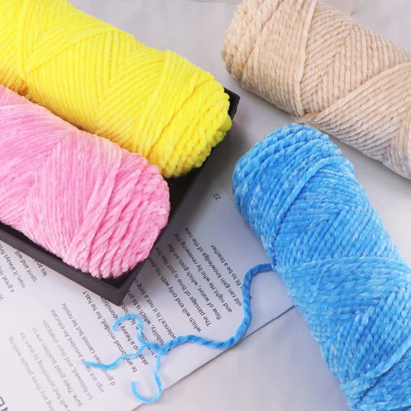 批发4两三股光泽绒雪尼尔金丝绒编织粗毛线团钩织鞋子围巾帽子线