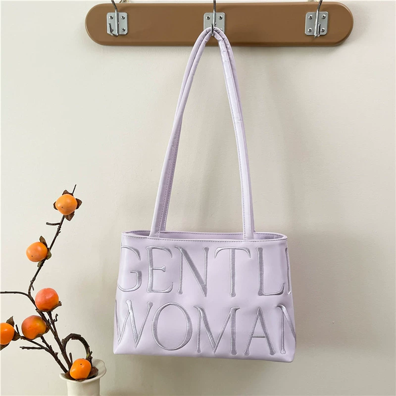 Сумка через плечо GentleWoman, вышитые буквы, элитная цветовая подкладка подмышка — стиль балет 2025