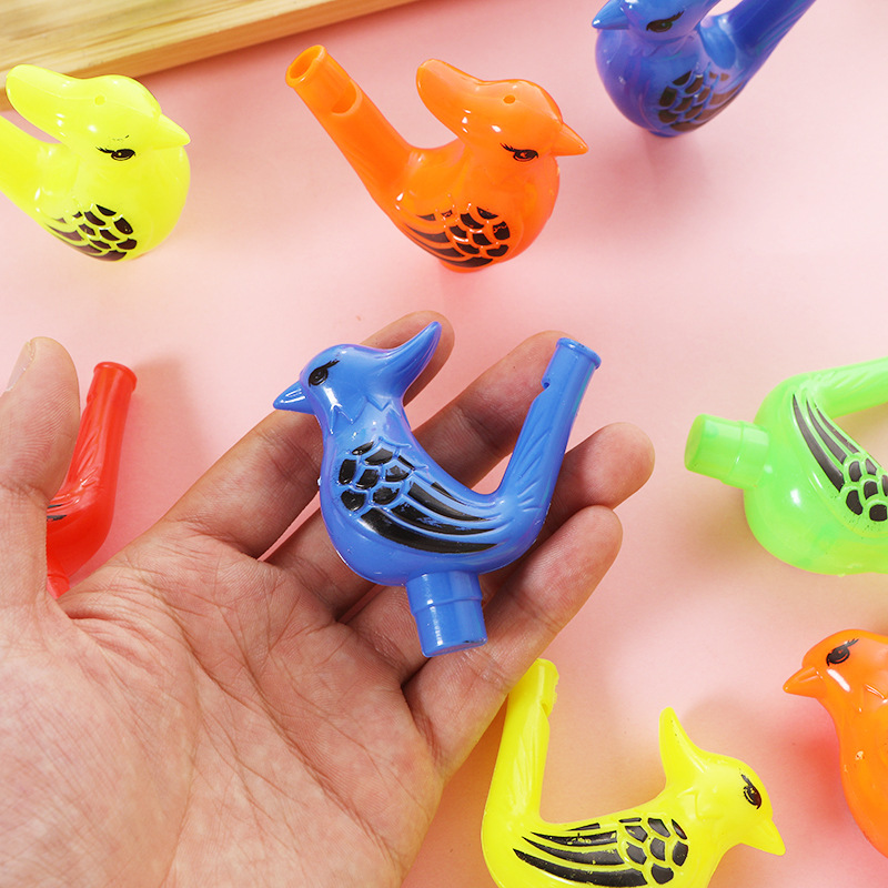 Venta al por mayor Waterbird silbato juguete kindergarten pequeño regalo para la escuela que rodea el juguete del huevo