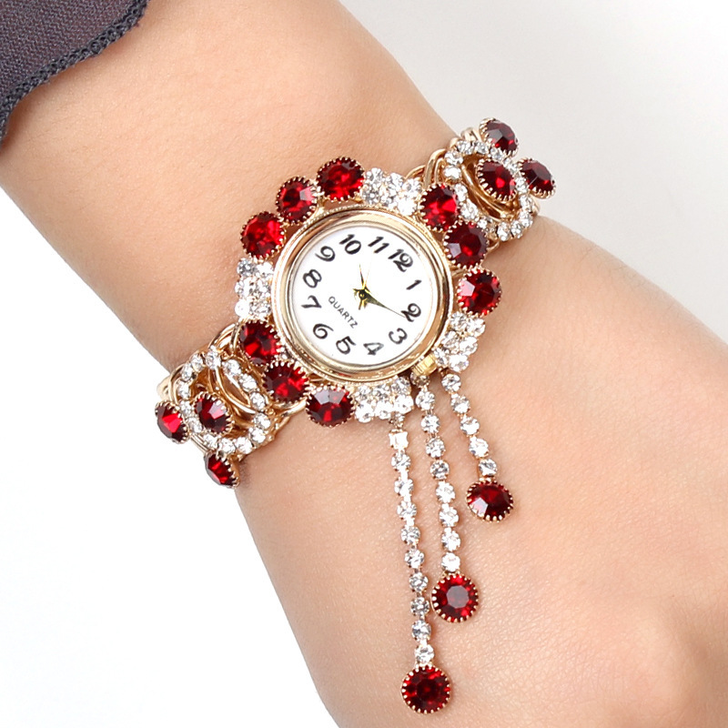 Women's New Bracelet Watch European and American Retro Women's Watch All-match Rhinestone Watch Fashionable Korean-style Tassel Quartz Wrist Watch
