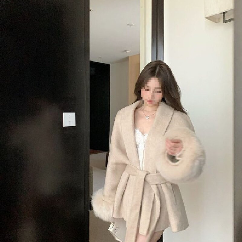 Elegant Apricot Long-Sleeve Woolen Coat for Women, Autumn and Winter, High-End Waist-Cinching with Tie Belt, Furry Patchwork Wool Cardigan Top