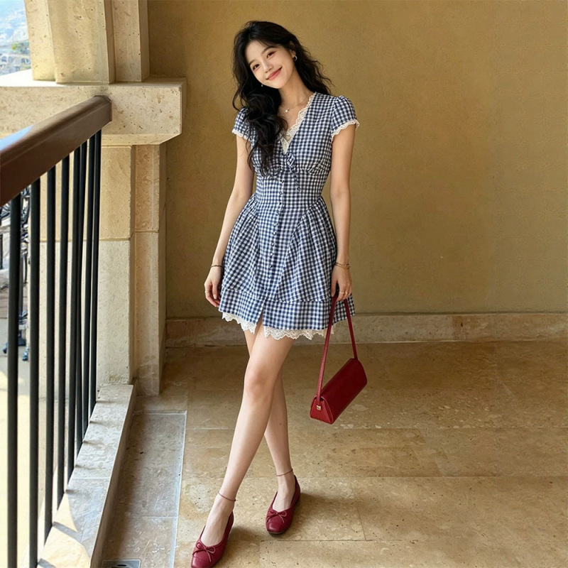 [Head into Summer] French-Style Plaid Lace Patchwork V-Neck Slimming Waist-Reducing Youthful Elegant Long and Short Dress for Women