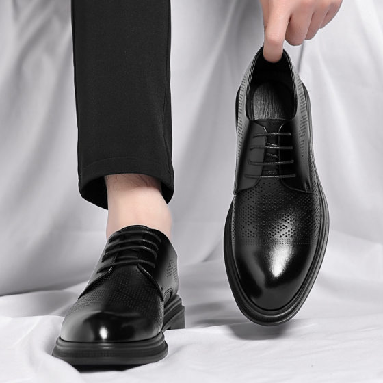 Men's leather shoes hollow-out business formal wear breathable Men's shoes cowhide casual shoes bridegroom wedding shoes men's fashionable one-piece delivery