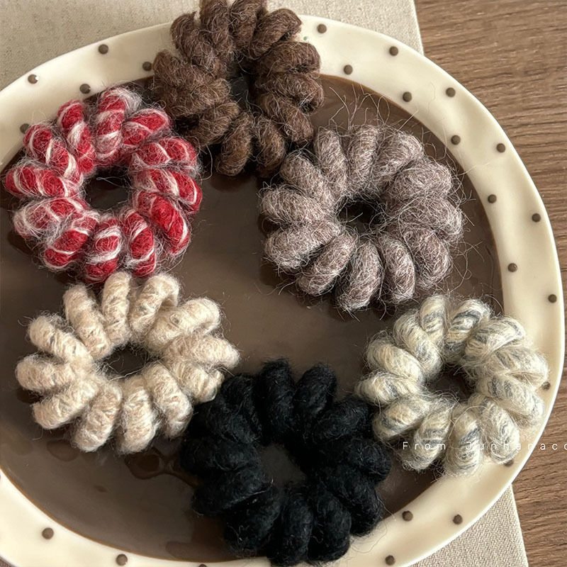 autumn and winter plush phone line hair ring women‘s headdress electric coil hair rope hair rope high elastic ponytail high sense