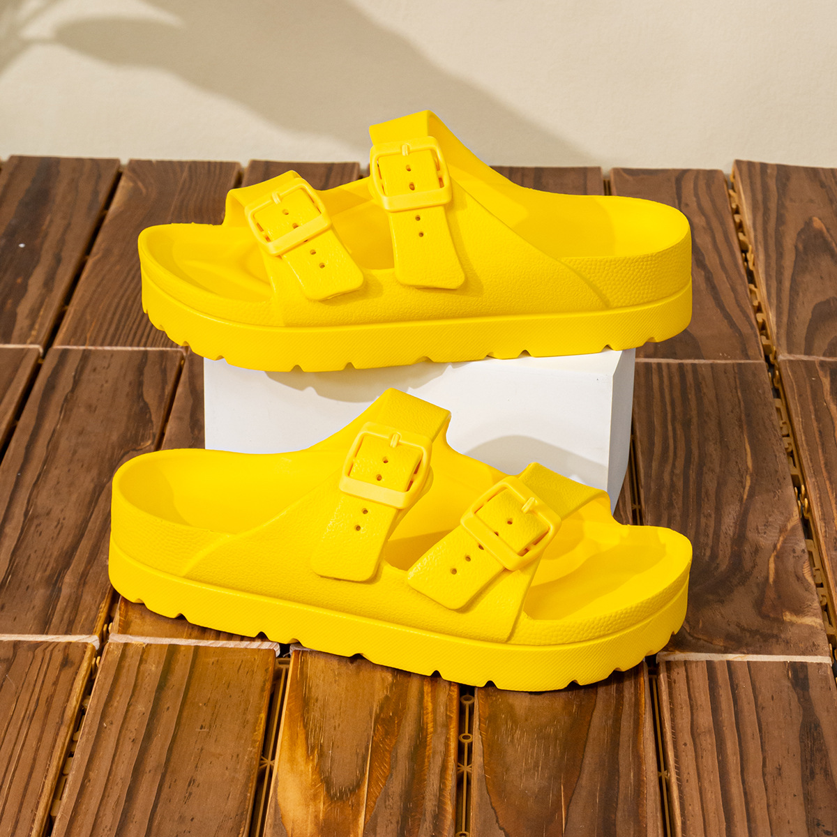 Nuevas zapatillas eva multicolores, sandalias de plataforma para mujer, antideslizantes de todo fósforo, cómodas sandalias y zapatillas de playa con hebilla ajustable