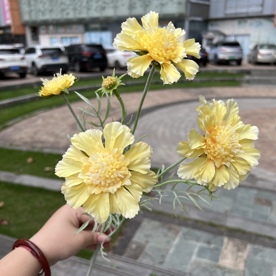 Nueva fábrica de flores artificiales de la boda amarillo leche amarillo limón amarillo fresco al aire libre Salón de la boda decoración flor falsa al por mayor