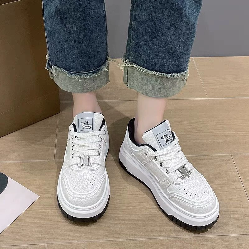 Женские кроссовки с белым рисунком "ледяной кракелюр", на толстой подошве, новые универсальные кеды в стиле casual с корейским трендом, белые, 2025 год.