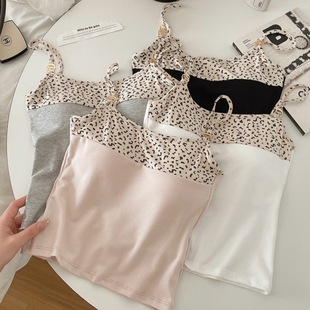 Top with cups, elastic T-shirt, American style, slim fit, for small vest