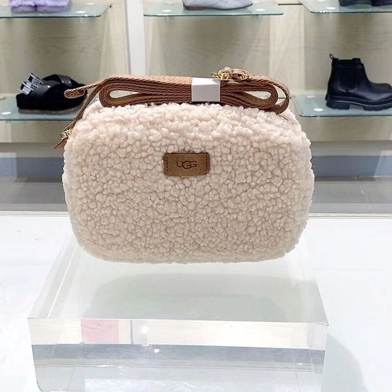 Cross-Border Ugg Lamb Wool Jelly Camera Bag Messenger Bag Plush Bucket Bag Fashion Saddle Bag Crossbody Tote Bag