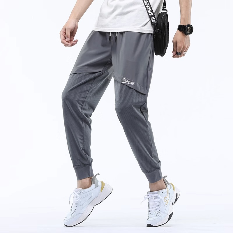 Camisa menos ropa de verano de seda de hielo de malla delgada pantalones casuales de los hombres de aire acondicionado harén atados al tobillo gris deportes pantalones cortos