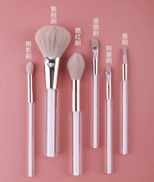 White brush, 6 pieces