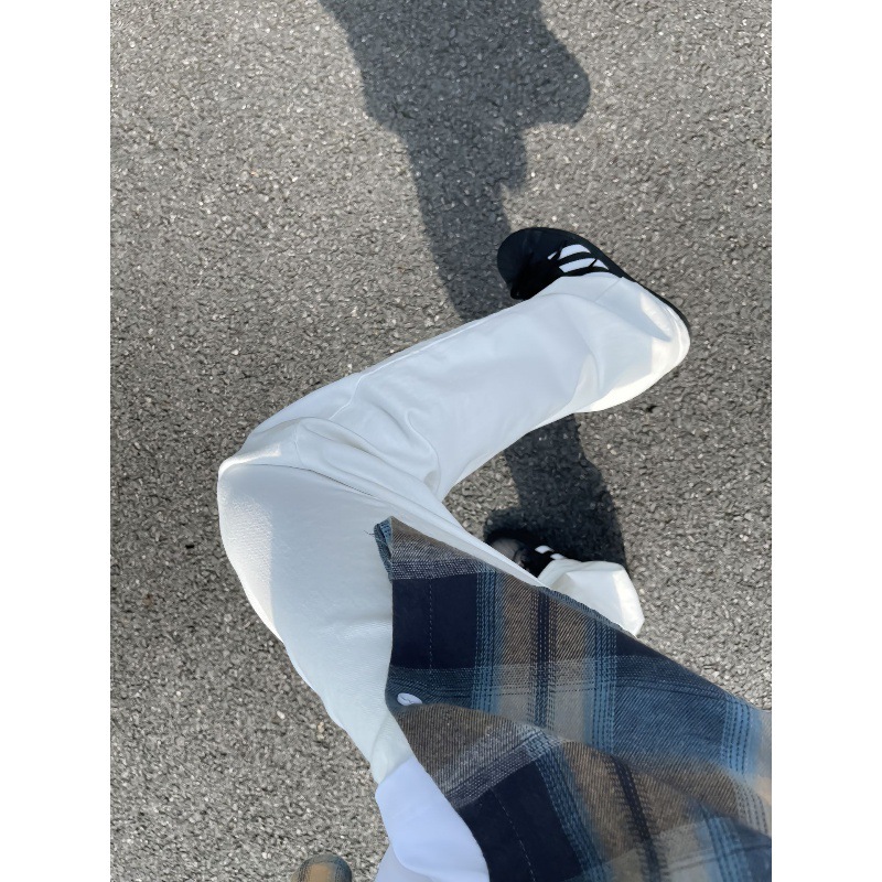 White micro flared jeans for men in summer, thin clean fit, American high street style, slimming leg slimming, long and_voghion.com