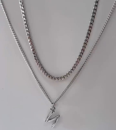 Collier mobius en titane pour homme bijou minimaliste tendance_voghion.com