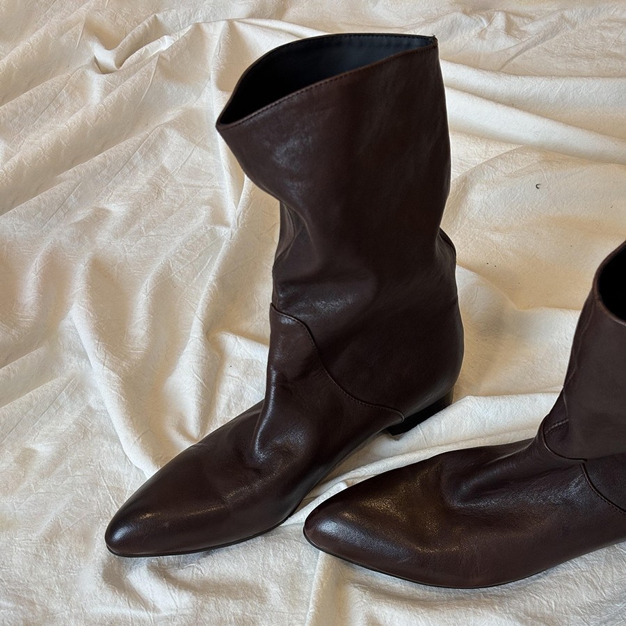 Sheepskin French Retro Style Versatile Pointed Toe High-End Wide Tube Slimming Simple Knight Women's Short Boots_voghion.com