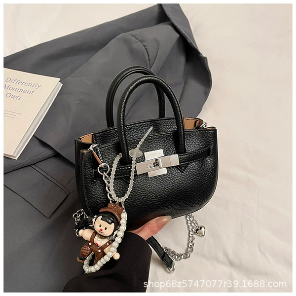 Black pendant