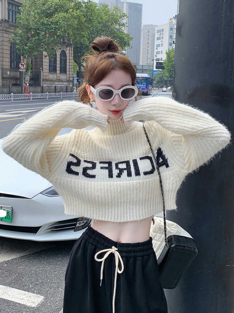알파벳 자카드 밍크 모피 터틀넥 스웨터 여자 봄 2024 작은 남자를위한 새로운 도착 짧은 스웨터 탑 가을과 겨울