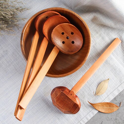 Creative Japanese-style Tonkotsu Ramen Ladle Hot Pot Soup Spoon Wooden Long Handle Strainer Tortoise Back Spoon for Food Review