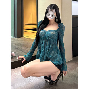 �߼��к��Gɫ�ٽz����Ů�ﶬ���¿�I�L��΢͸�Ը��@�ݚ��|����