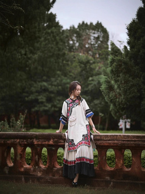 Liangshan Yi Национальная одежда Новый костюм в этническом стиле Юньнань Фестиваль факелов Фото этнического меньшинства Sainuo Одежда для путешествий и фотосъемки
