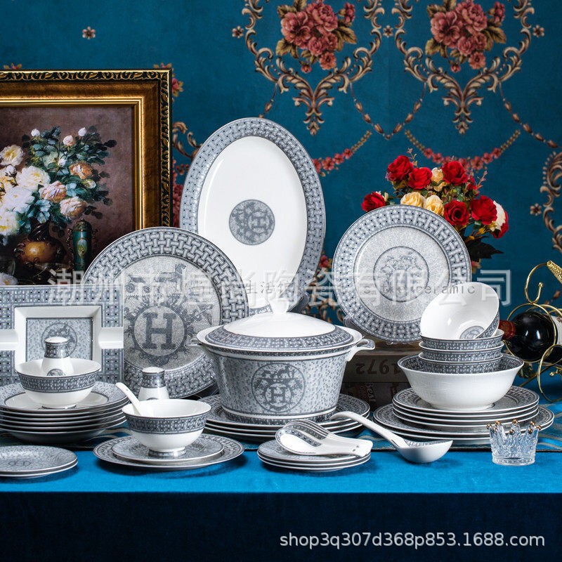 European-Style Light Luxury Bone China Dinnerware Set, Gray Carriage Series Bowls and Plates, Wedding Gift, Housewarming Plates, Household Use European-Style Light Luxury Bone China Dinnerware Set, Gray Carriage Series Bowls and Plates, Wedding Gift, Housewarming Plates, Household Use
