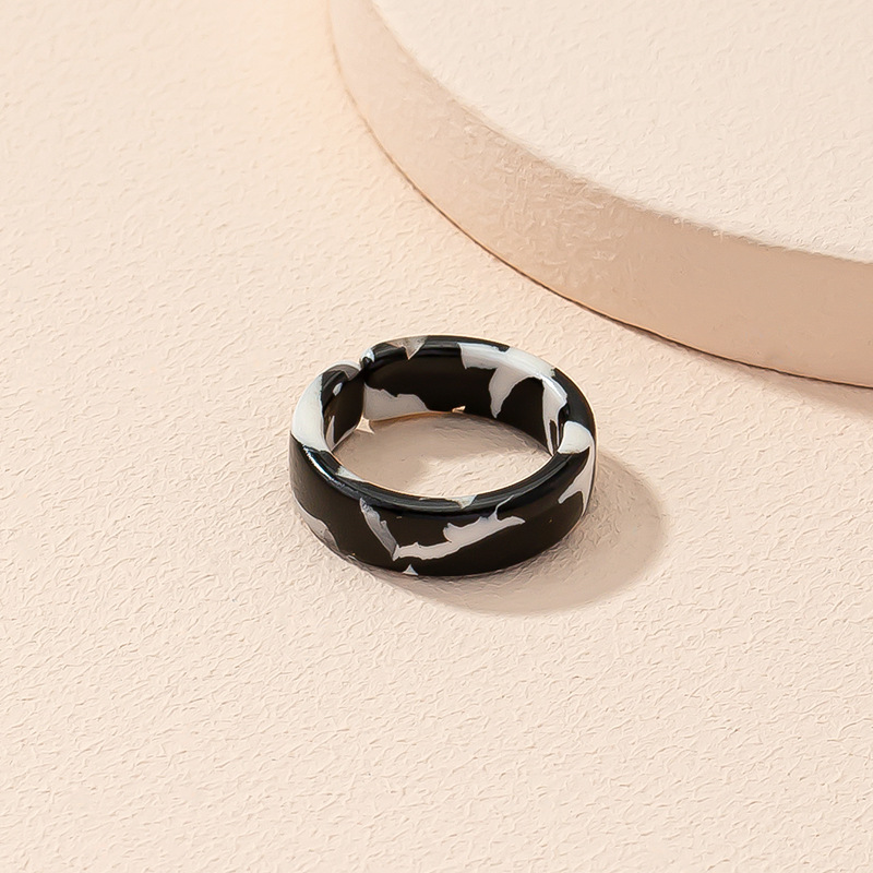 Simple fashion leopard print acrylic ring wholesale