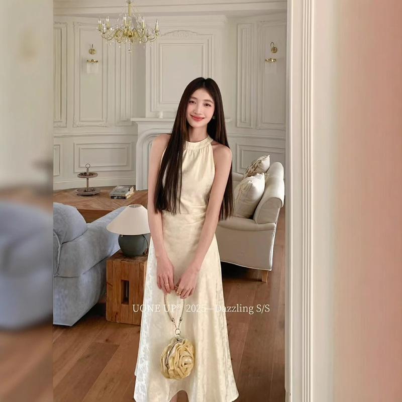 Uone French-Style Petite Woman's Glossy Satin Jacquard Waist-Cinching Halter Neck Tank Dress Long Dress Summer Mercerized Satin
