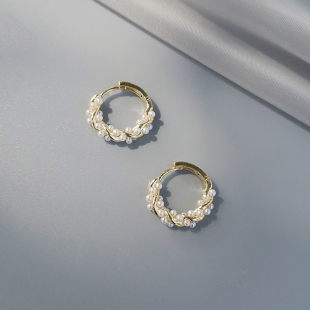 2023 New High-end Pearl Ear Buckle Irregular Elegant Earrings Internet Popular Tide Ear Ring Small and Exquisite Earrings for Women