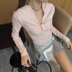 デザイン感のある長袖tシャツは肩を着てギャルを修理します。