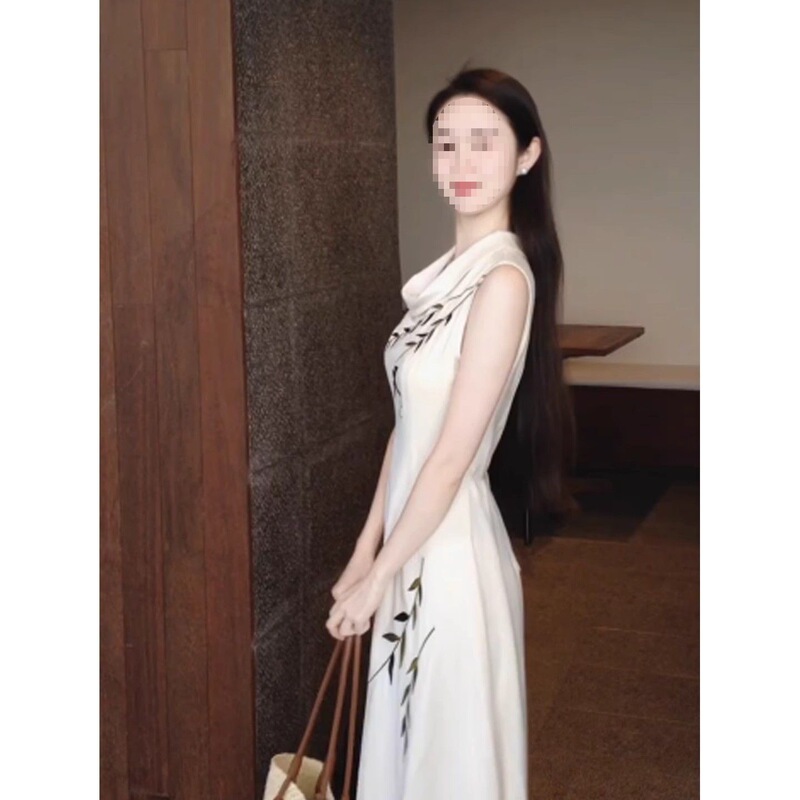 新中式国风荡领白色无袖背心连衣裙女夏季气质感收腰印花长裙|undefined