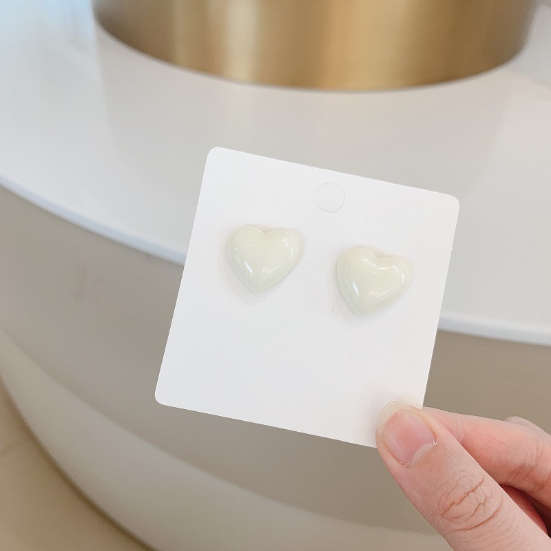 Heart Pattern Resin Small Fresh Milk White Heart Earrings