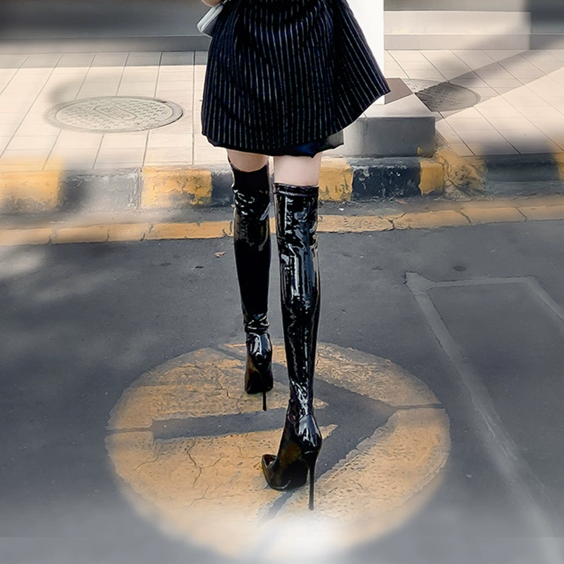 Горячие сапоги от колен женские эластичные лакированные кожаные острые heels джазовый танец на высоких каблуках сапоги сексуальные бедра